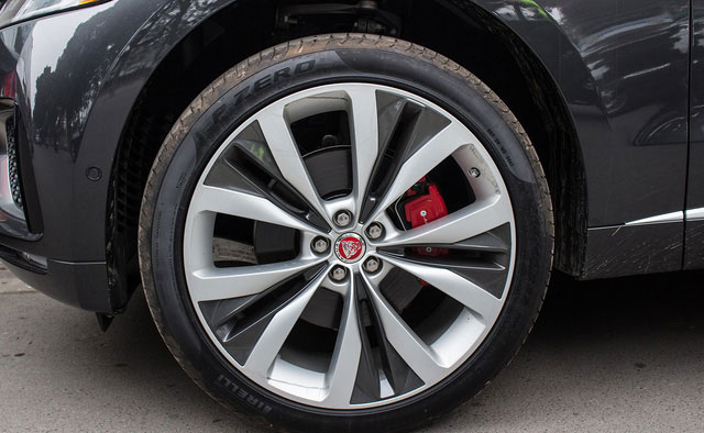 SUV thể thao Jaguar F-Pace S đầu tiên xuất hiện tại Việt Nam